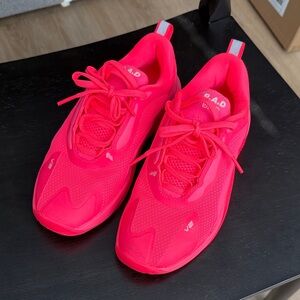 RAD One V2 in Highlighter Pink